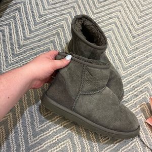 Grey mini uggs